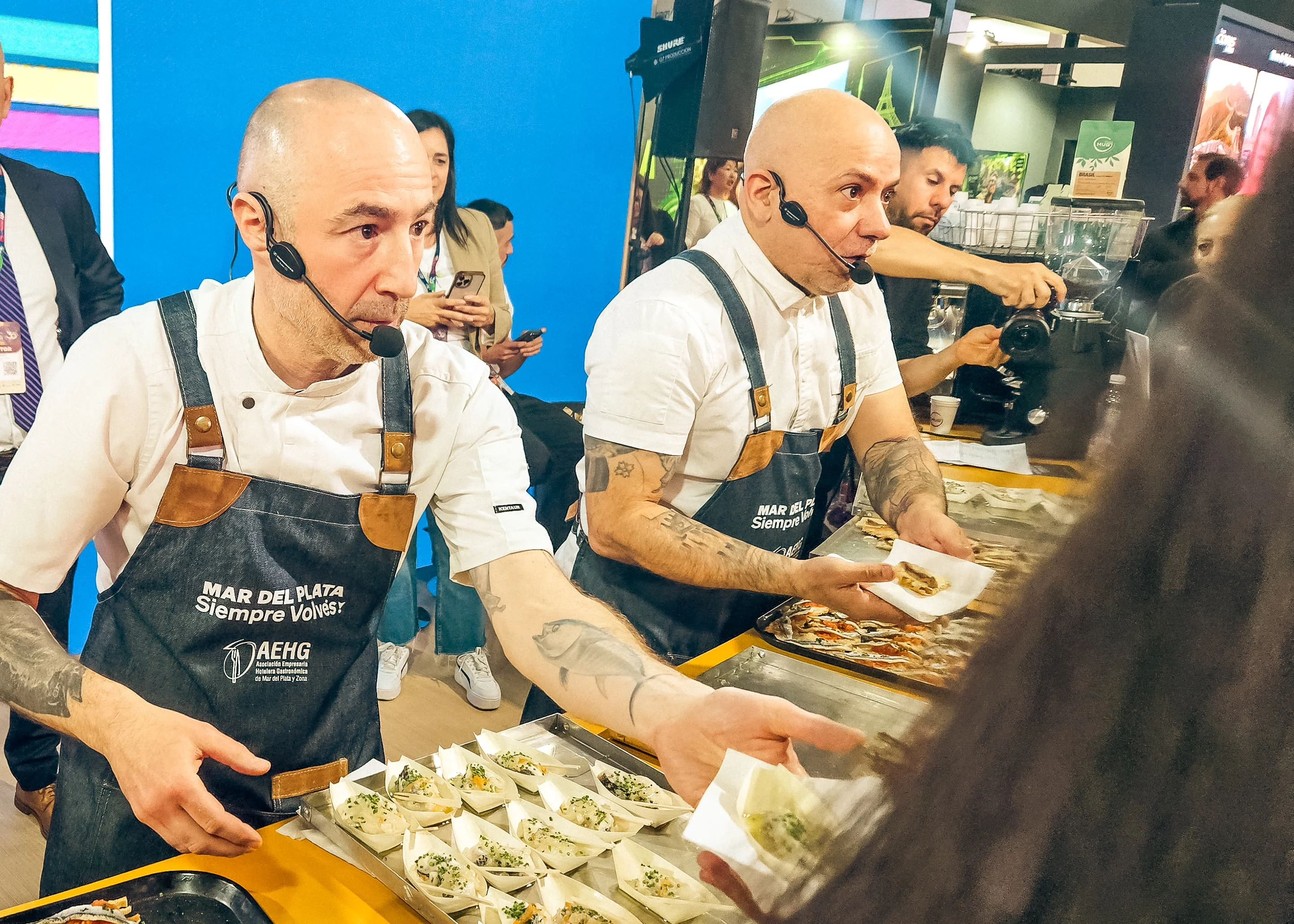 Presentación de Mar del Plata como Capital Gastronómica en FIT 2026 junto a los chef Patricio Negro y Hernán Domínguez