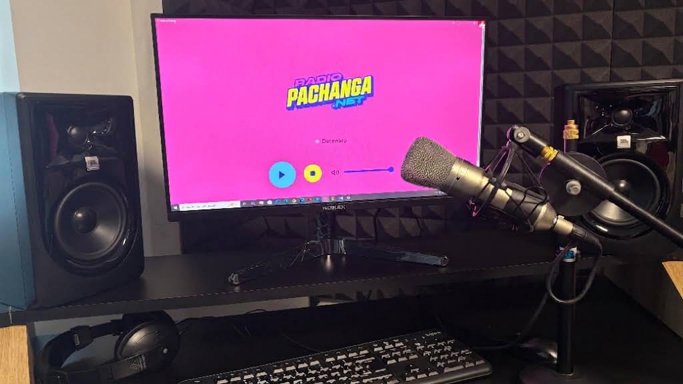Radio Pachanga propone una playlist sin algoritmo creada en Mar del Plata por Señor Pachanga.