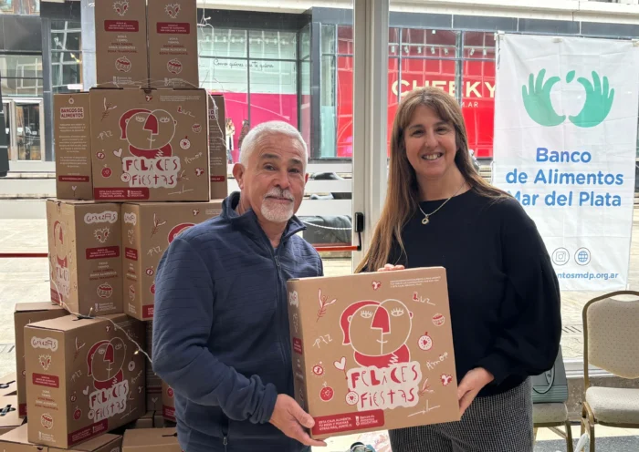 Cajas navidenas solidarias del Banco de Alimentos de Mar del Plata diseñadas por Milo Lockett